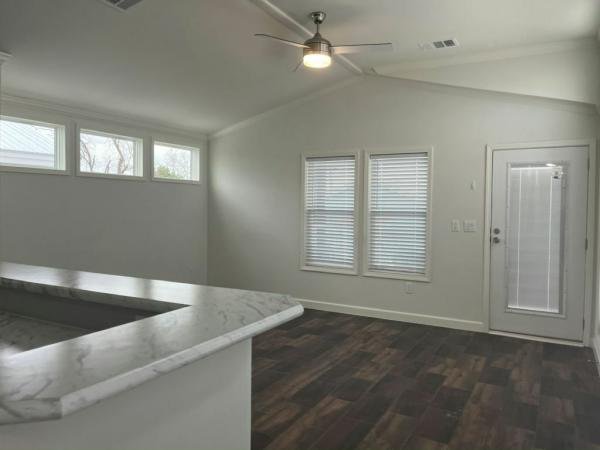 2022 Oak Creek Homes - Houston Eagle+4 Manufactured Home