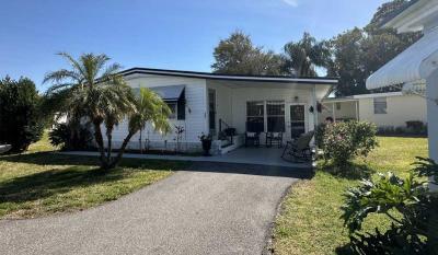 Mobile Home at 24C Lake Breeze Dr Tavares, FL 32778