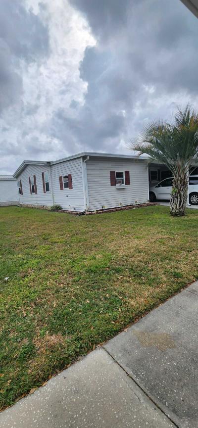 Photo 5 of 19 of home located at 5901 Utopia Dr. Zephyrhills, FL 33540