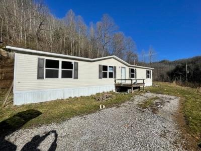 Mobile Home at 3297 Right Fork Mace Viper, KY 41774