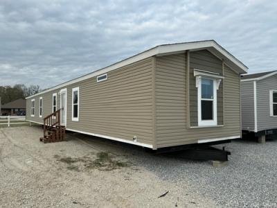 Mobile Home at 514 West Frontage Road Iowa, LA 70647