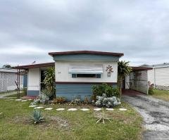 Photo 3 of 8 of home located at 54 Joy Lane Tavares, FL 32778