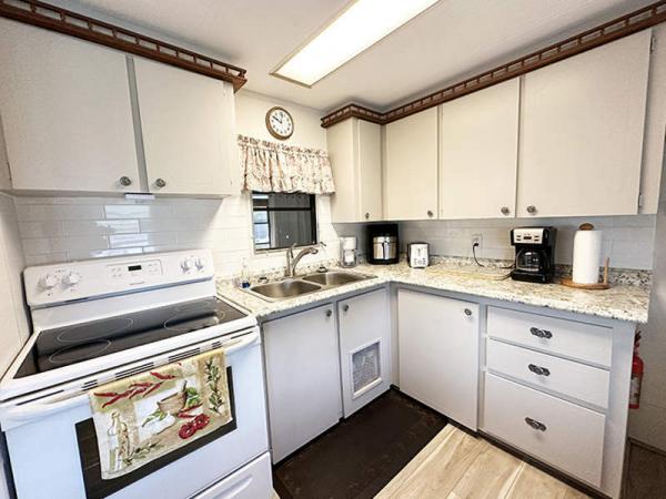 1985 Granada Manufactured Home