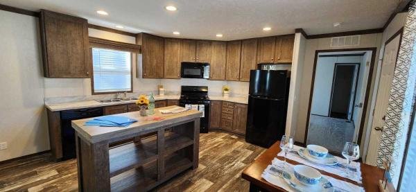 2022 Clayton 7616-764 The Pulse Manufactured Home