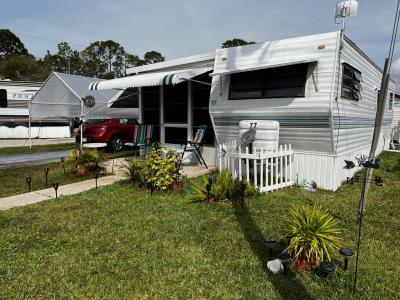 Photo 2 of 15 of home located at 10404 Hwy 27, Lot R-77 Frostproof, FL 33843