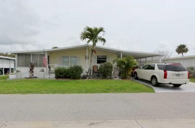 Photo 2 of 27 of home located at 5417 Stonehaven Ln Sarasota, FL 34233