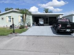 Photo 2 of 15 of home located at 327 Waldorf Dr Auburndale, FL 33823