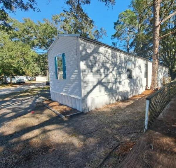 2005  Mobile Home For Sale