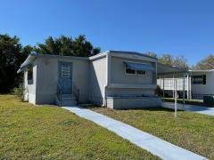 Photo 4 of 11 of home located at 3021 Saralake Blvd. Sarasota, FL 34239