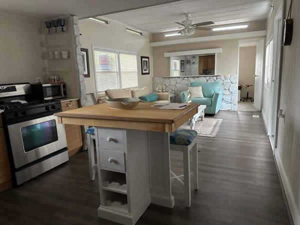 1974 Holly Park Manufactured Home