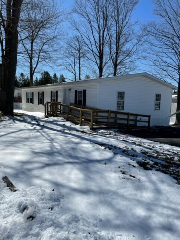 1989 Holly Park 112 Mobile Home For Sale 112 Peary Circle Cresson, PA