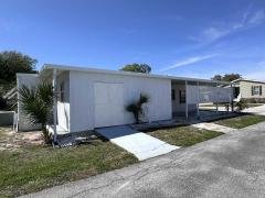 Photo 4 of 47 of home located at 13116 Lemon Avenue Grand Island, FL 32735