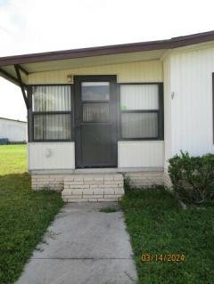 Photo 2 of 54 of home located at 1451 Indigo Dr. Lakeland, FL 33813