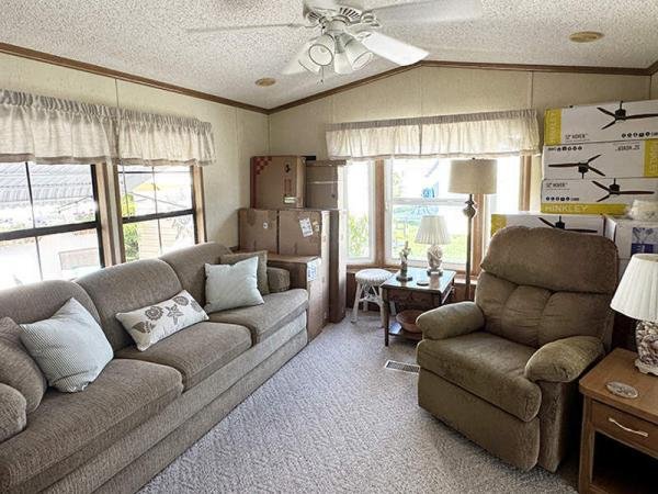 1989 SHOR Manufactured Home