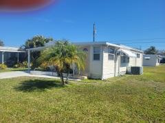Photo 2 of 14 of home located at 3901 Bahia Vista St. #522 Sarasota, FL 34232