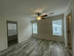 Photo 4 of 21 of home located at 13122 Grape Avenue Grand Island, FL 32735