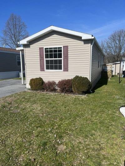 Mobile Home at 27 Green Acres Akron, PA 17501