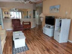 Photo 5 of 16 of home located at 3304 Lake Overlook Drive Lantana, FL 33462
