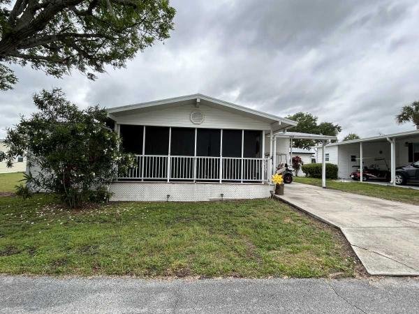 Photo 1 of 1 of home located at 36147 Citrus Blvd Grand Island, FL 32735
