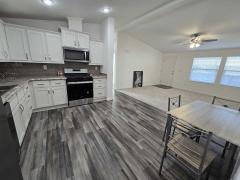 Photo 5 of 11 of home located at 900 Coconut Way Bakersfield, CA 93301