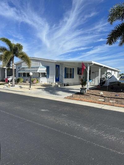 Mobile Home at 322 Sunshine Ave North Fort Myers, FL 33903