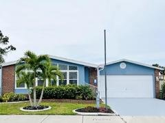 Photo 5 of 17 of home located at 1027 La Paloma Blvd North Fort Myers, FL 33903