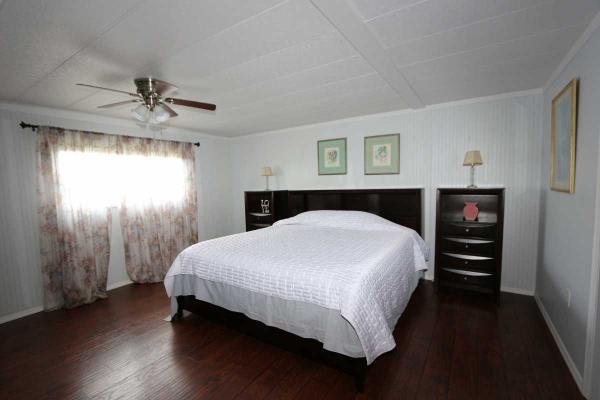Just Minutes Away to Siesta Beach Mobile Home