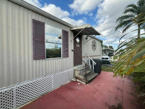 1989 WEST Mobile Home For Sale