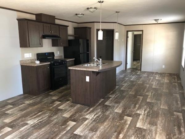 2019 Champion Home Builders Inc. mobile Home