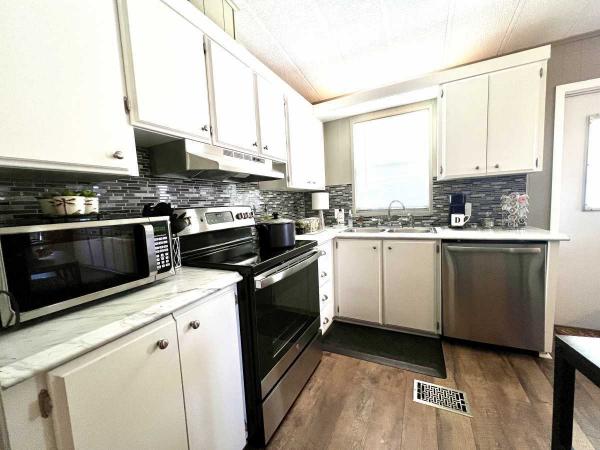 1978 HOME 2 bed/ 2 bath Manufactured Home