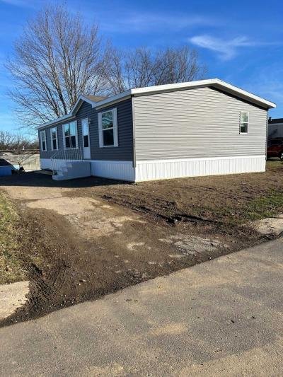 Mobile Home at 136 Rolling Acres Circle West Massillon, OH 44647