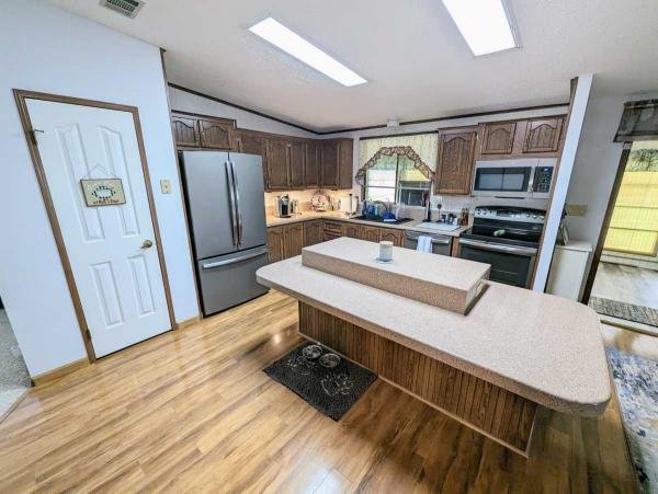 1990 Manufactured Home