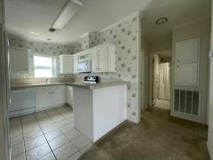 Photo 5 of 21 of home located at 906 Cayman Avenue Venice, FL 34285