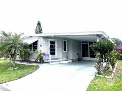 Photo 4 of 29 of home located at 765 Harbor Circle Ellenton, FL 34222
