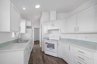 Photo 3 of 33 of home located at 9252 E. Broadway Road #004 Mesa, AZ 85208