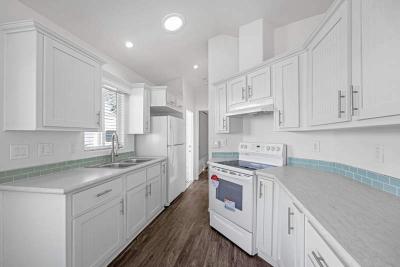 Photo 4 of 33 of home located at 9252 E. Broadway Road #004 Mesa, AZ 85208