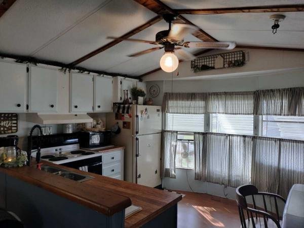 1984 Manufactured Home