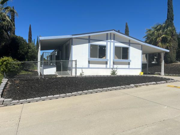 1984 09881 Silvercrest STARCREST Mobile Home