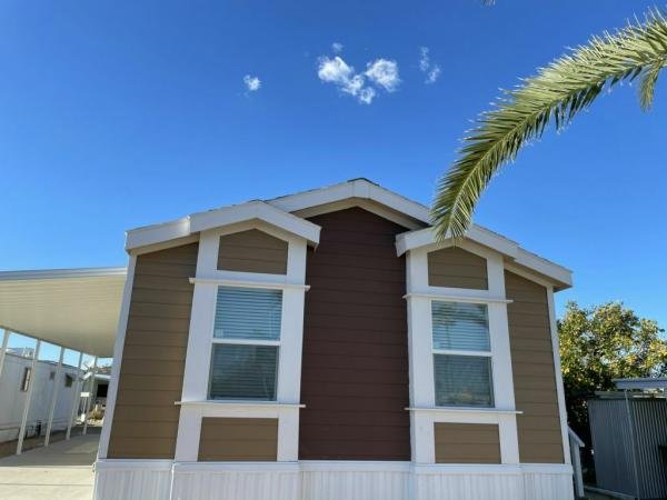 2023 Champion - Chandler Mobile Home For Rent