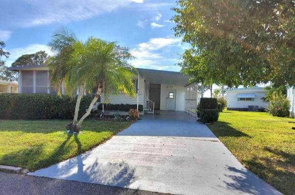 Photo 1 of 2 of home located at 674 Harbor Circle Ellenton, FL 34222