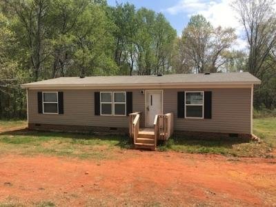 Mobile Home at 2819 Shell Hollar Rd Claremont, NC 28610