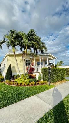 Photo 3 of 17 of home located at 32 Gardenia Lane Davie, FL 33325