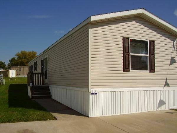 Photo 1 of 2 of home located at 3332 W 50th Street Lot 314 Davenport, IA 52806