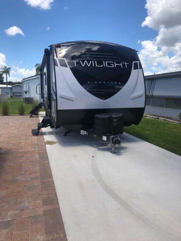 2022 Cruiser Twilight Mobile Home