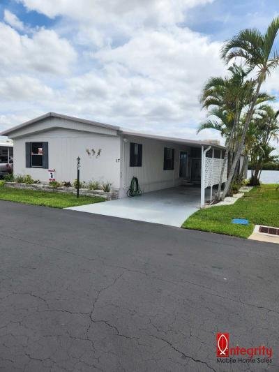 Mobile Home at 327 3rd St Drive West, Lot 17 Palmetto, FL 34221