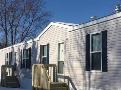 Mobile Home at 62430 Locust Rd Lot 92 South Bend, IN 46614