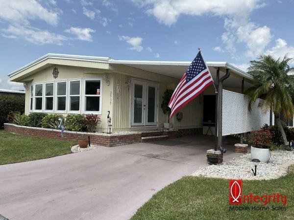 Photo 1 of 2 of home located at 2930 Bay Oaks Drive Sarasota, FL 34234