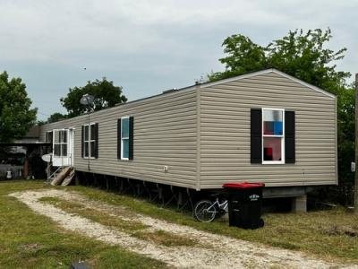 Mobile Home at 13701 Waxahachie St Houston, TX 77015