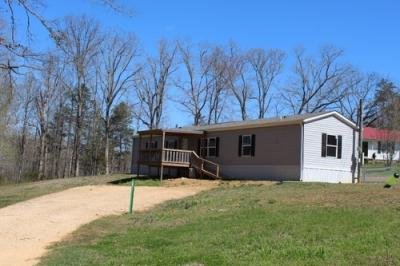 Mobile Home at 125 Neely Ave Parsons, TN 38363