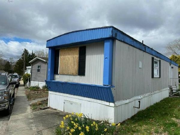 1978 BUD Mobile Home For Sale